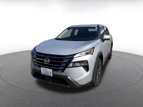 Used 2025 Nissan Rogue SV FWD image 7