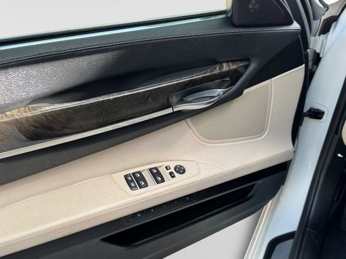 Used 2012 BMW 740i RWD image 9