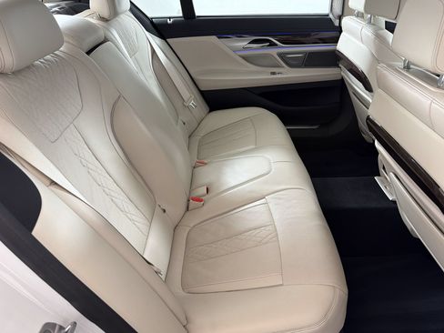 Used 2020 BMW 740i RWD image 33