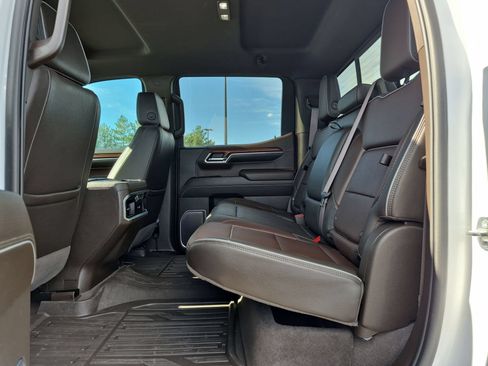 Used 2023 GMC Sierra 1500 Denali w/ Technology Package AWD/4WD image 19