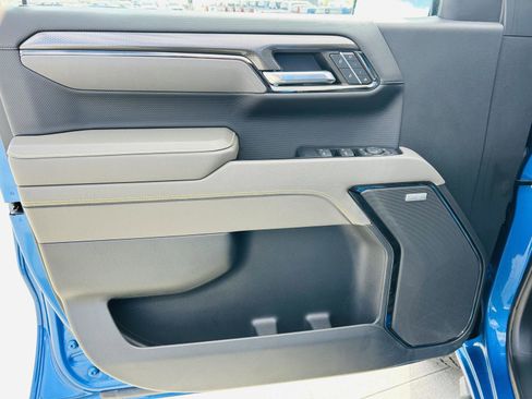 Used 2022 Chevrolet Silverado 1500 ZR2 w/ Technology Package image 17