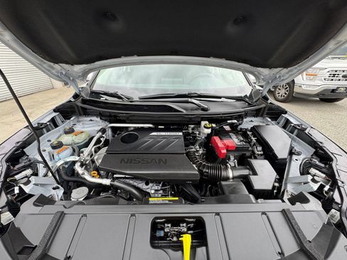 Used 2025 Nissan Rogue SV image 34