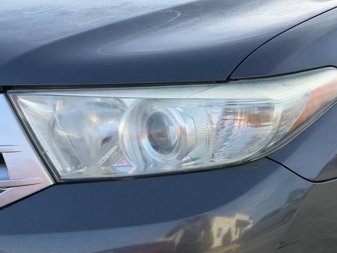 Used 2013 Toyota Highlander FWD image 10
