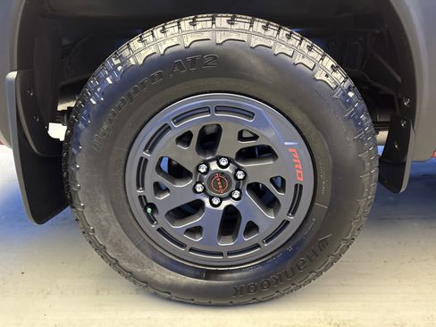 Used 2025 Nissan Frontier PRO-4X w/ Tow Package image 8