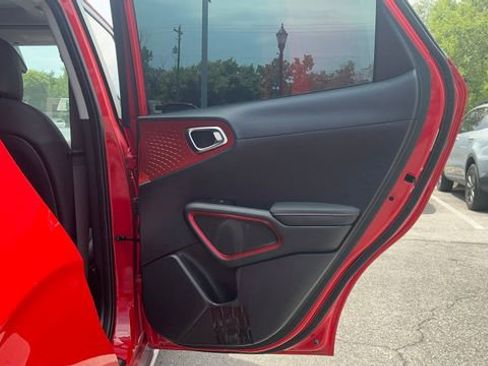 Certified 2025 Kia Soul GT-Line w/ GT-Line Technology Package FWD image 17