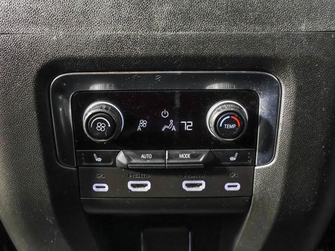 Used 2024 Chevrolet Suburban High Country image 45