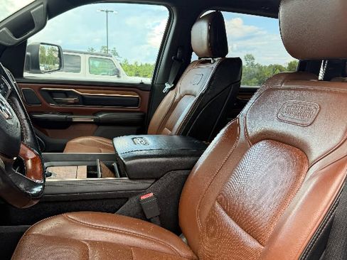 Used 2019 RAM 1500 Limited AWD/4WD image 3