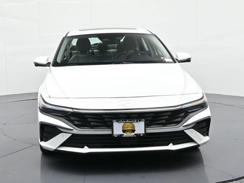 Used 2024 Hyundai Elantra Limited image 3