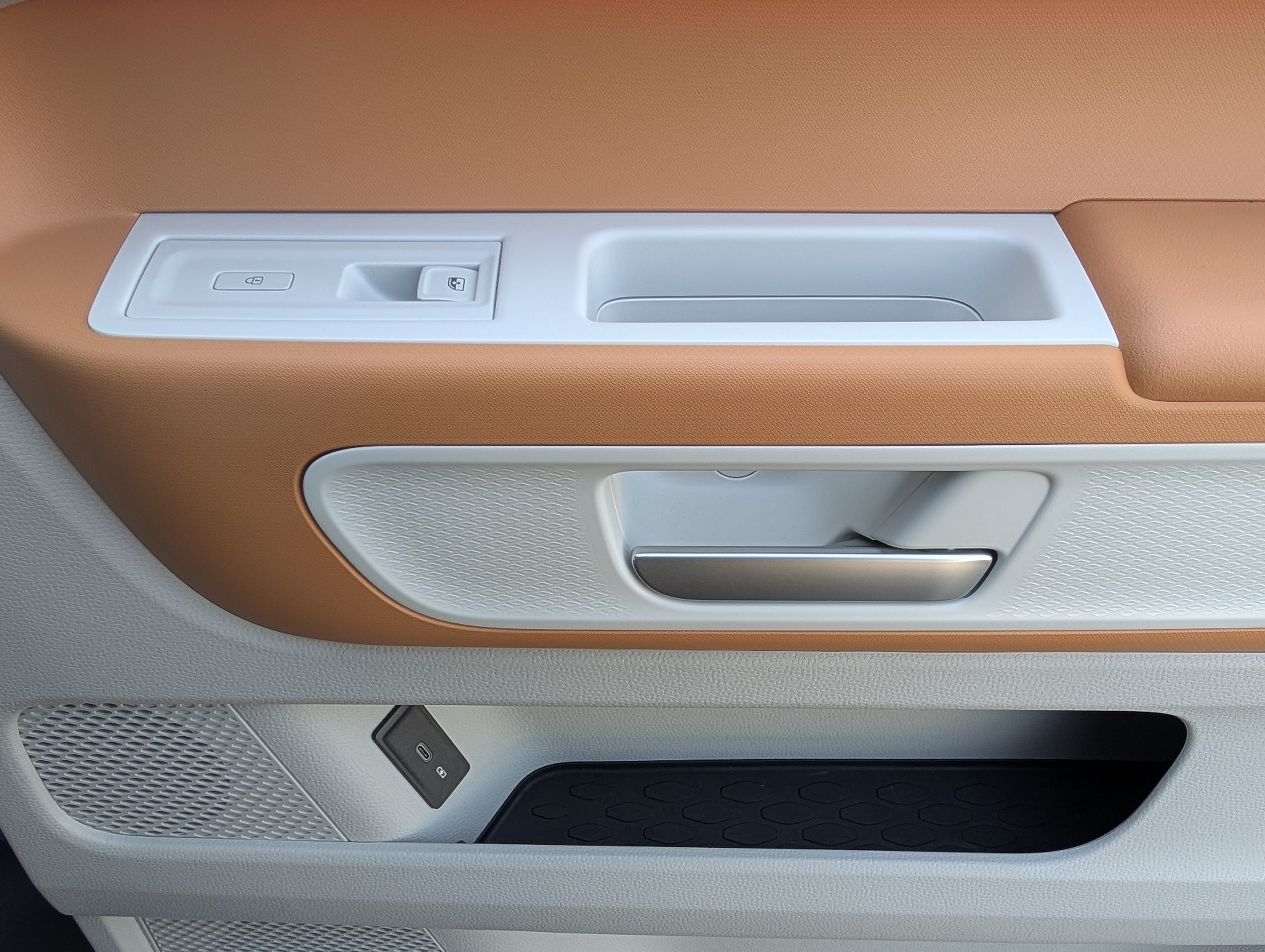 Used 2025 Volkswagen ID. Buzz 1st Edition RWD image 23