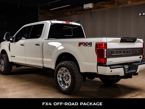 Used 2022 Ford F250 Platinum w/ FX4 Off-Road Package image 6