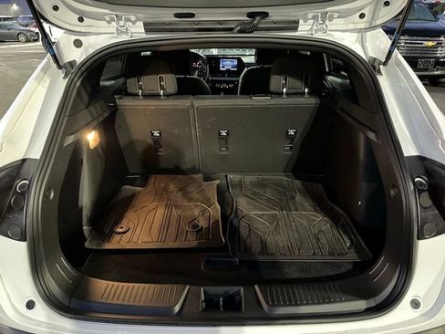 Used 2024 Chevrolet Trax RS w/ Driver Confidence Package image 8