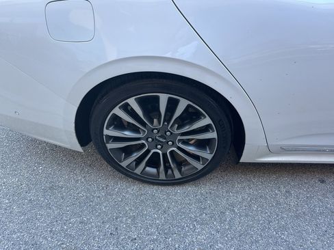 Used 2019 Lincoln Continental Reserve image 9