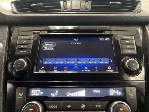 Used 2018 Nissan Rogue SV AWD/4WD image 28