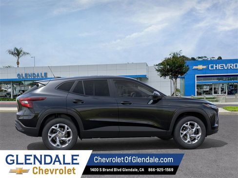 New 2026 Chevrolet Trax LS w/ LS Convenience Package image 5