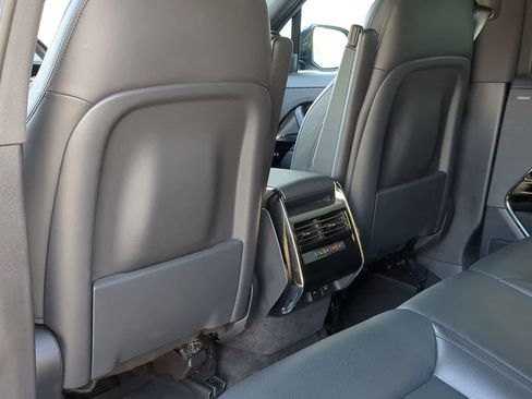 Used 2025 Land Rover Range Rover Sport SE image 19
