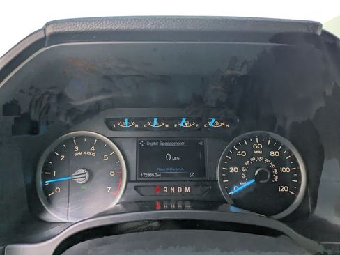 Used 2019 Ford F150 XLT w/ Equipment Group 302A Luxury AWD/4WD image 29