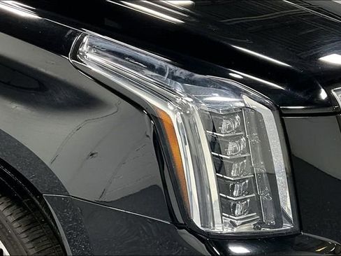 Used 2016 Cadillac Escalade Luxury image 29