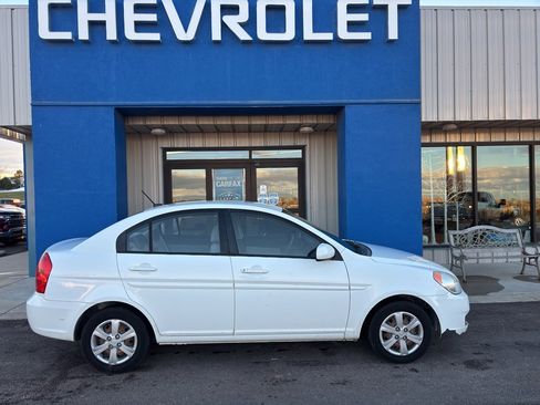 Used 2011 Hyundai Accent GLS image 5