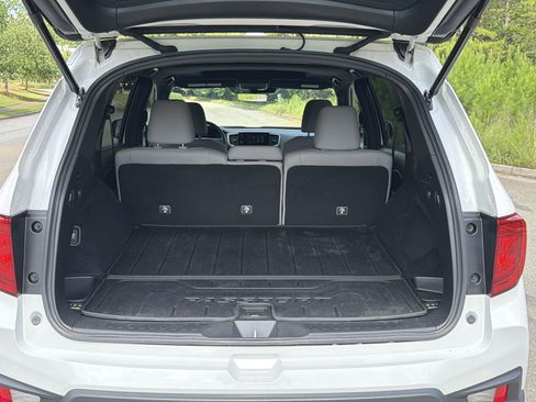 Used 2025 Honda Passport EX-L image 18