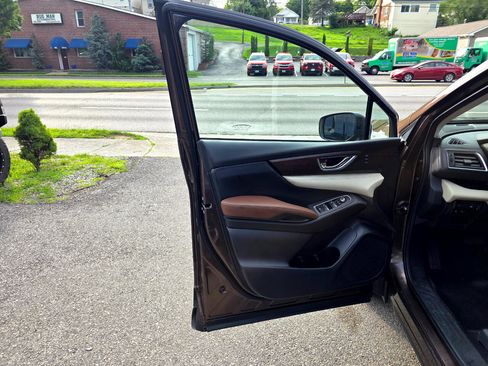 Used 2019 Subaru Ascent Touring image 10