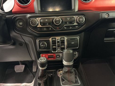 Used 2019 Jeep Wrangler Unlimited Rubicon image 16