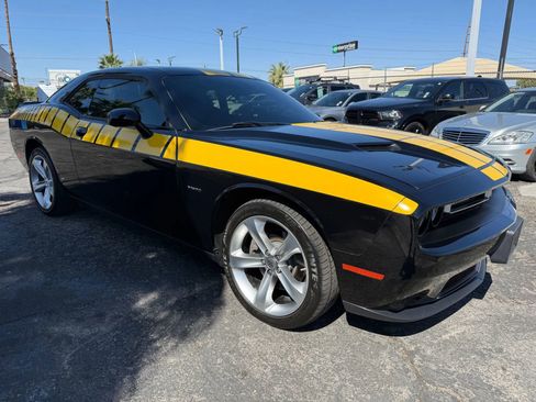 Used 2018 Dodge Challenger R/T w/ Driver Convenience Group image 8