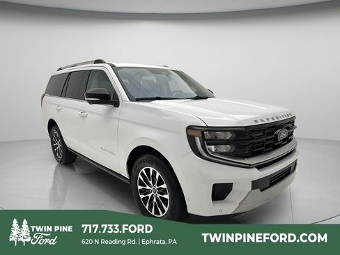 Used 2025 Ford Expedition Platinum AWD/4WD image 1