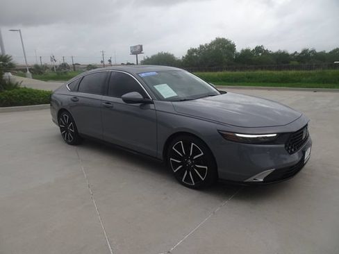 Certified 2023 Honda Accord Touring image 3