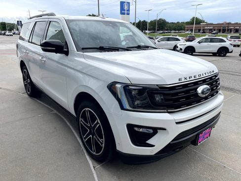 Used 2020 Ford Expedition Limited w/ Equipment Group 303A AWD/4WD image 4