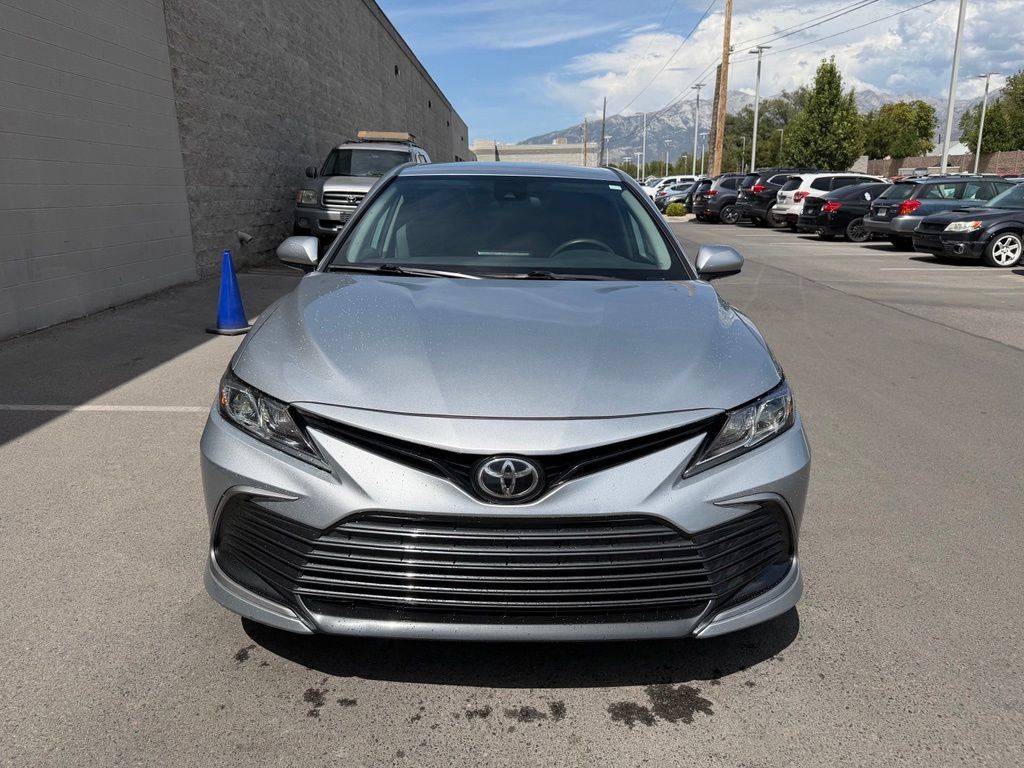 Used 2021 Toyota Camry LE FWD image 8
