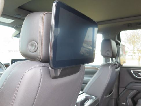 Used 2023 Chevrolet Tahoe High Country image 23