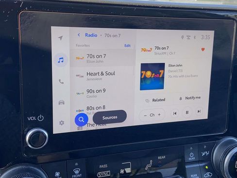 Used 2023 Toyota Highlander XLE image 26