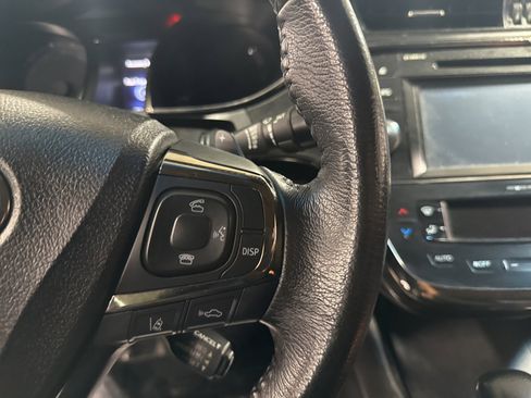 Used 2018 Toyota Avalon XLE Plus image 9