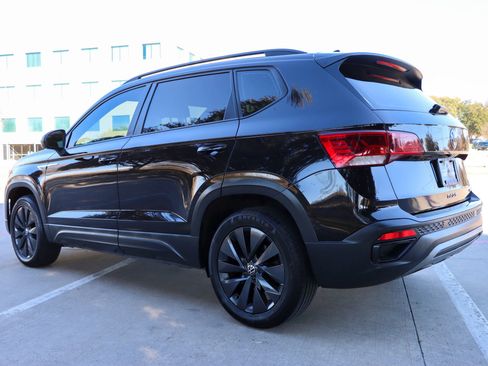 Used 2022 Volkswagen Taos S image 5