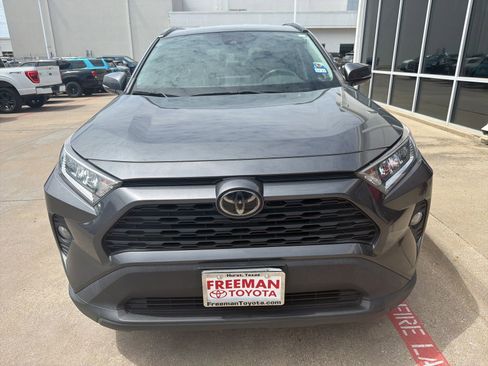 Used 2021 Toyota RAV4 XLE FWD image 3