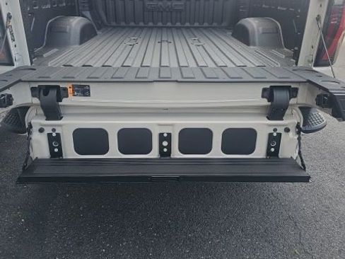 New 2026 GMC Sierra 2500 AT4 w/ AT4 Premium Plus Package AWD/4WD image 13