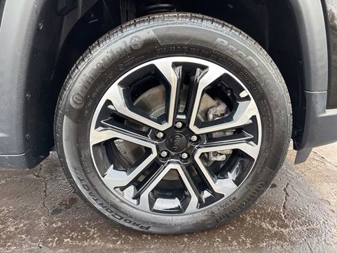 Used 2024 Jeep Compass Limited image 30