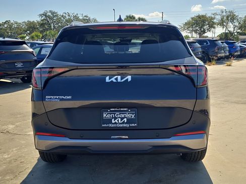 New 2026 Kia Sportage EX w/ EX Panorama Roof Package FWD image 7