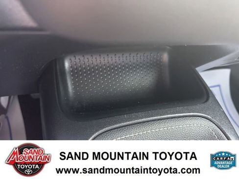 Used 2022 Toyota Corolla SE FWD image 23