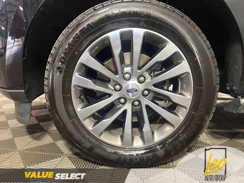 Used 2018 Ford Expedition Limited w/ Equipment Group 301A AWD/4WD image 26