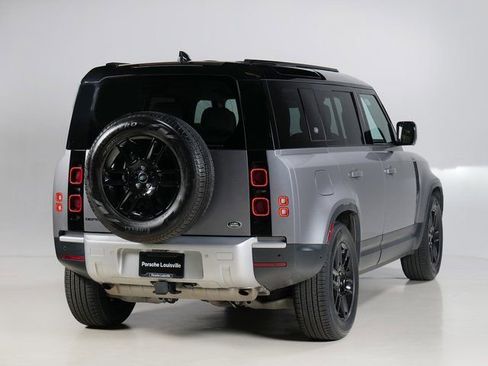 Used 2023 Land Rover Defender 110 SE image 9