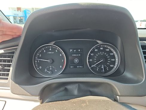 Used 2017 Hyundai Elantra Value Edition w/ Cargo Package FWD image 23