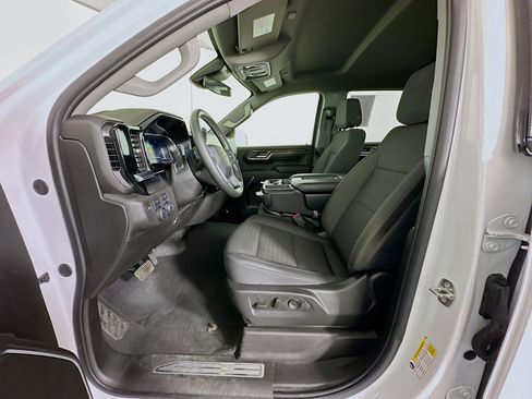 Used 2024 Chevrolet Silverado 1500 LT image 13