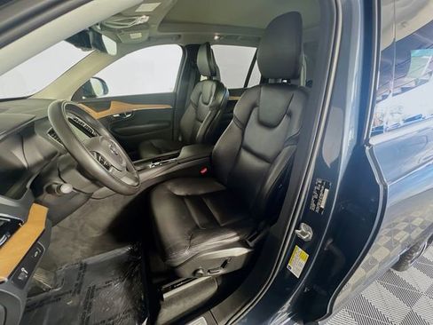 Used 2022 Volvo XC90 T6 Momentum w/ Advanced Package image 10
