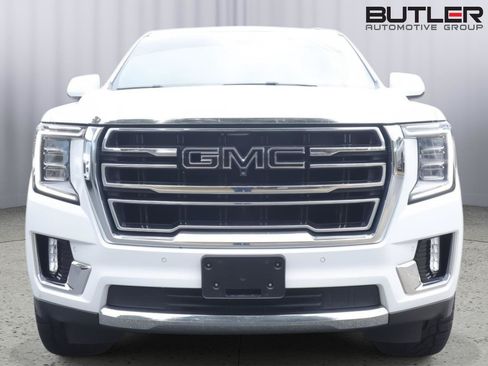 Used 2022 GMC Yukon SLT w/ SLT Premium Package AWD/4WD image 2
