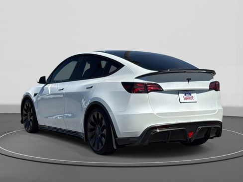 Used 2022 Tesla Model Y Long Range image 6
