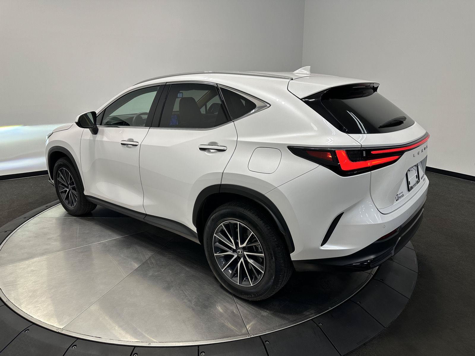 Used 2024 Lexus NX 350 AWD image 5