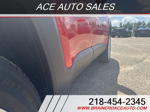 Used 2016 Jeep Renegade Latitude image 10