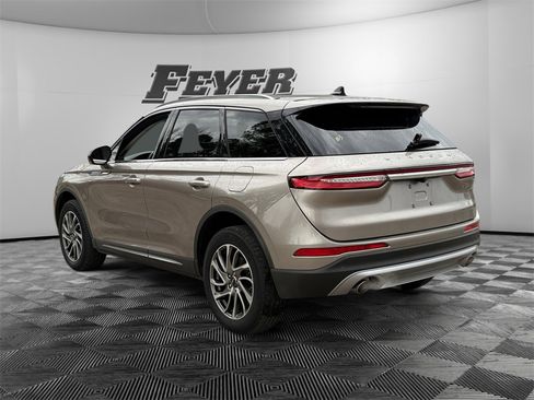 Used 2021 Lincoln Corsair FWD image 3