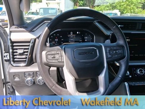 Used 2023 GMC Sierra 1500 Denali w/ Denali Reserve Package AWD/4WD image 17